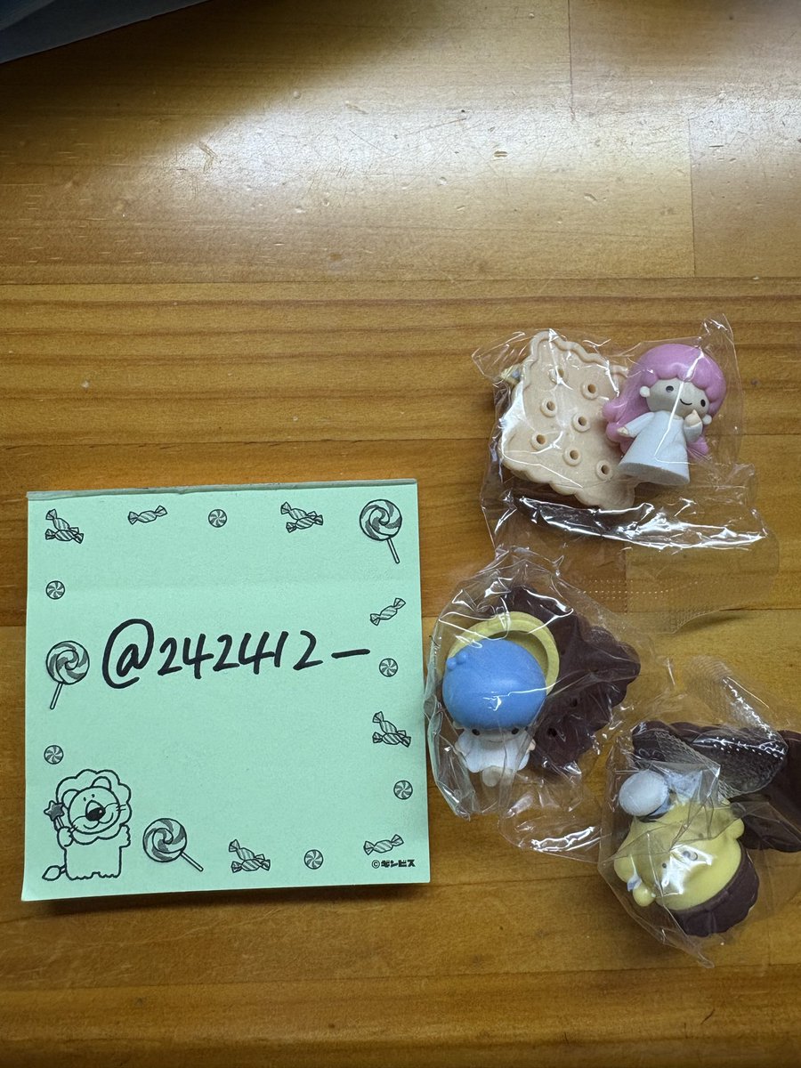 242412__'s tweet photo. @Pii__89xxx 検索より失礼致します。
ララ所持しております。ハンギョドンと交換可能でしょうか？ご検討よろしくお願い致します https://t.co/3TXt6pwlTa
