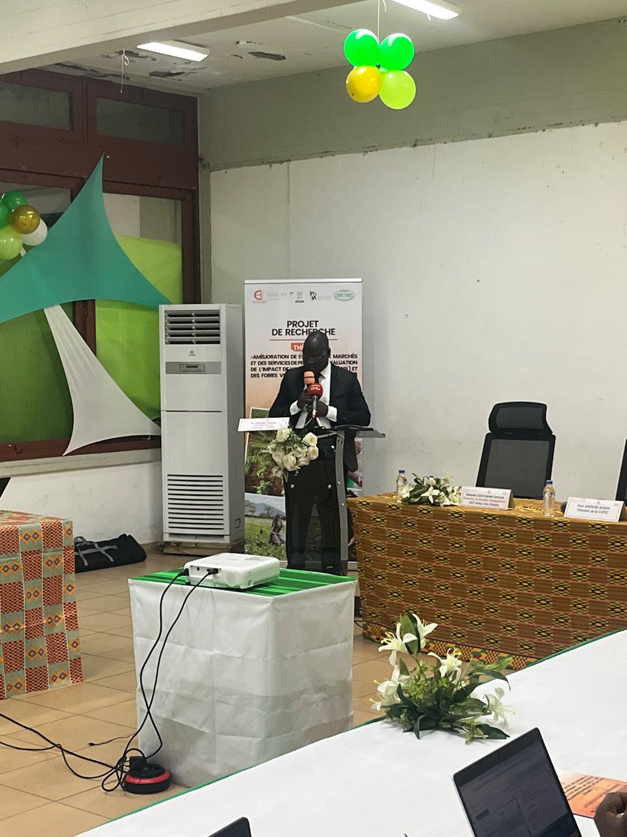 info_capec's tweet photo. 📢 Session I en cours ! Partage d’expérience et présentation du protocole de recherche sur le thème : 🌱 #CAPEC #Recherche #Agriculture #OSL #VIF https://t.co/Xzq7YeiomT