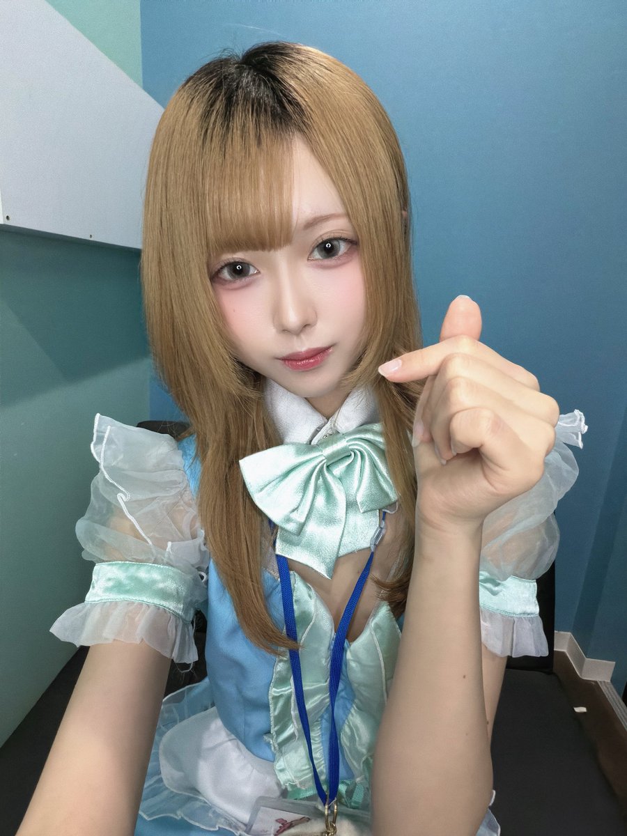Mermaid_mugi's tweet photo. おきゅいんꯁꯧ
この髪色も見納めですよ〜(´°‐°｀)
#八王子
#コンカフェ
#飲み放題
#歌い放題 https://t.co/fV6KMxOZ79
