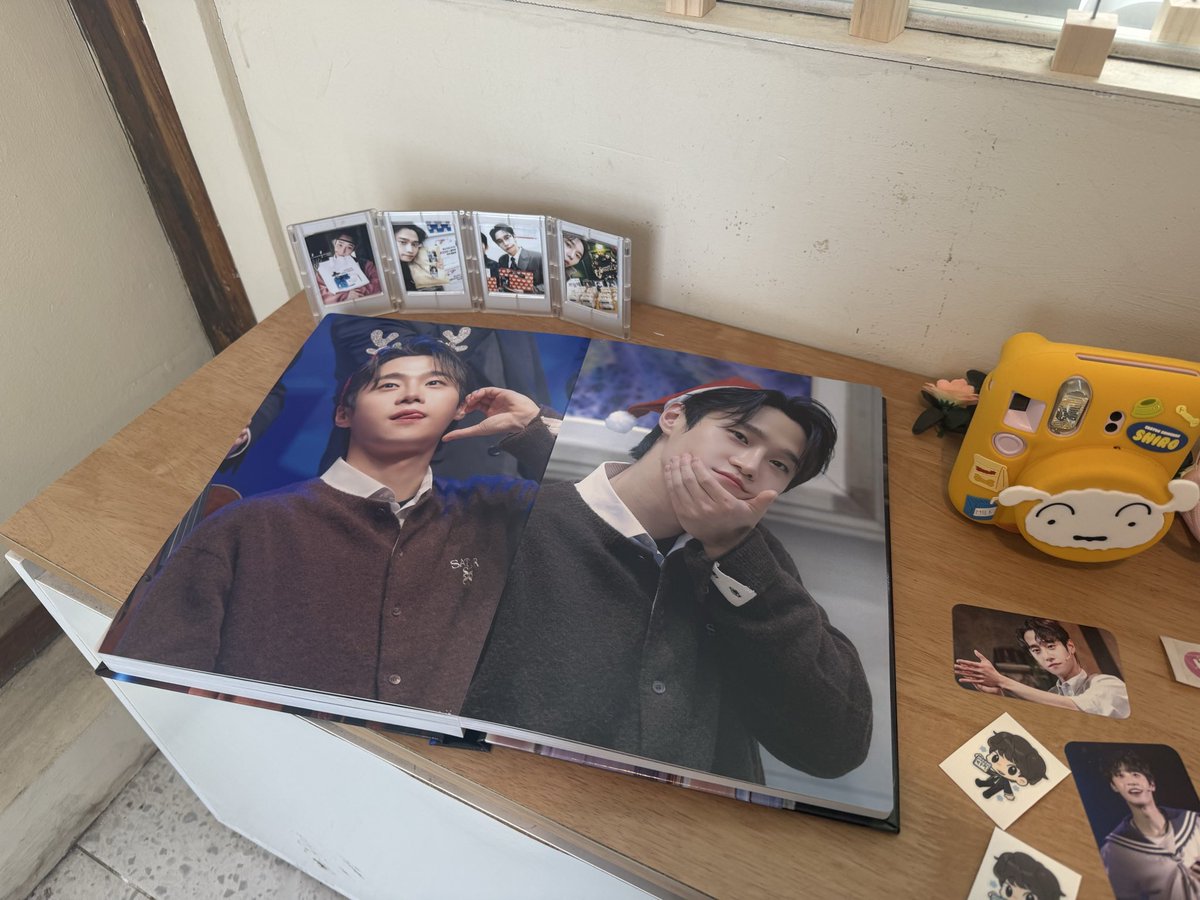 1121_sc's tweet photo. 너무너무 예쁘게 꾸며놓으신🍀
특전도 너무너무 예쁘고
덕분에 너무 행복했어요💛💛

#PJHPLAYLIST
#HAPPYJHDAY
#박주혁의플레이리스트 https://t.co/G7ywfkFtV4