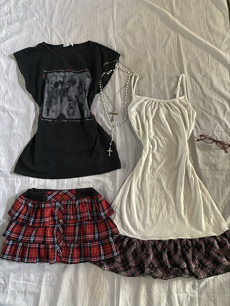 baaarbear's tweet photo. 🧺• งานเสื้อผ้ามือ✌🏽•🧺 
⛓️✨ เสื้อกล้าม🐈🪽/เสื้อแขนยาว♡/กางเกงขาสั้น🪽/แฟร์รี่🐈‍⬛🪽/เดรส*✩‧ ✨
💌ค่าส่ง 50 ไม่บวกเพิ่ม กดตุ่มรีลด 5 บาทน้า🛒✨
#ส่งต่อเสื้อผ้า #ส่งต่อเสื้อผ้ามือ2 #เสื้อผ้าม��อสอง #ส่งต่อเสื้อผ้ามือสองสภาพดี #โล๊ะตู้ #ส่งต่อเสื้อผ้ามือสอง #ส่งต่อ #เสื้อมือสอง https://t.co/UWYnd592eB
