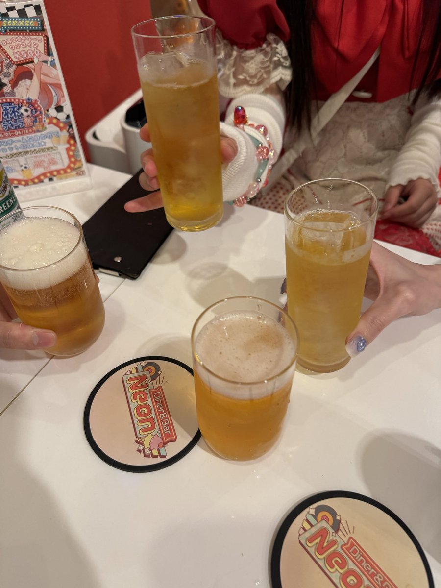 uk_0125's tweet photo. 歌舞伎町初コンカフェ！🍻

色々世間狭すぎてびっくりだった https://t.co/JwtWZCU7m1