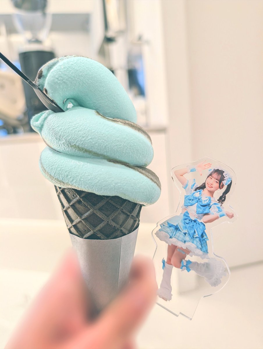 みずいろソフト！！🍦🩵 店員さんがガチイケメン＆優しい声でめっちゃ