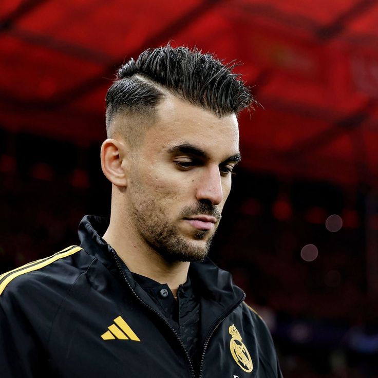 theMadridZone's tweet photo. 🚨 BREAKING: Dani Ceballos to Ajax: the move is now UNLIKELY to happen!

Ceballos is NOT convinced. @Rodra10_97 https://t.co/u31put4tQ8