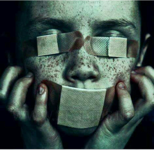 reader_birdx's tweet photo. زیست کے نصابوں میں
سر کٹے راجوں کے...
جیتنے بھی صحیفے ہیں
!۔۔ہم سبھی سے منکر ہیں۔۔!

🥀🙌🔥-/
#قومی_زبان https://t.co/KcsmIUwYYA