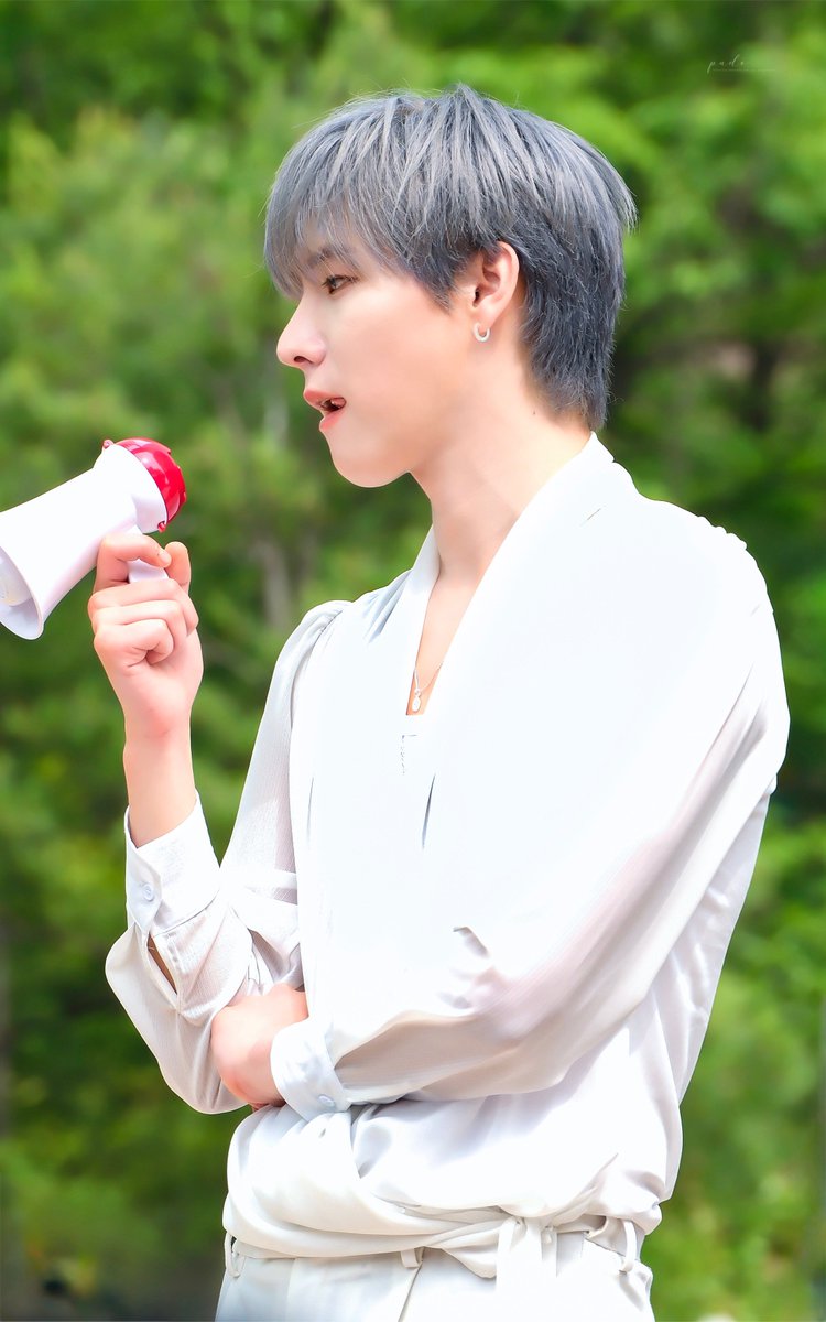 파도 tweet media