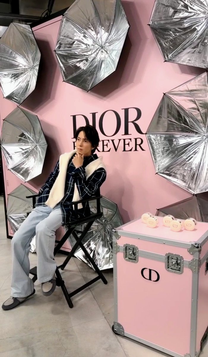 残量9割スック&Dior化粧下地3点 今日の生配信はなんと40分くらいあって短髪の美しい山下さんを見放題笑