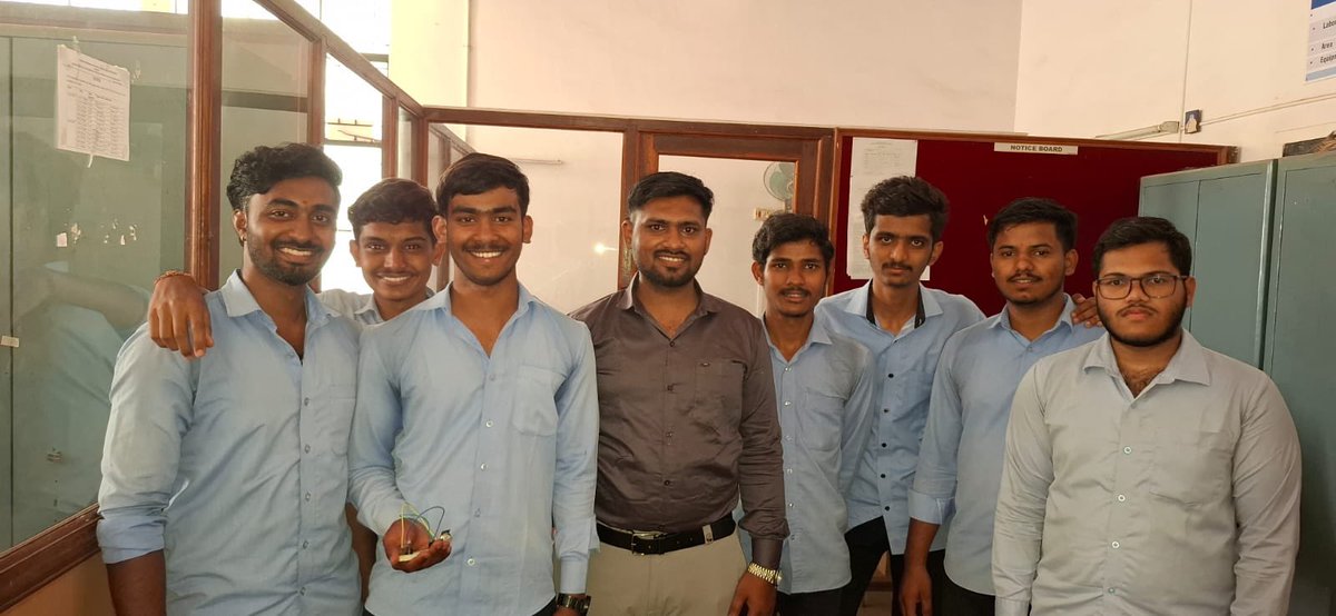 kbpcoe's tweet photo. Organisation of PCB Design and Manufacturing Workshop for Electronics and Telecommunication Engineering Students. #pcb #pcbdesign #electronics #telecommunication #engineering https://t.co/XeT95WphNZ