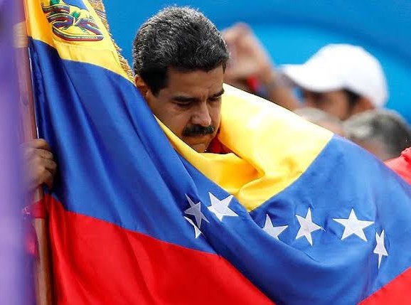 CoralTeresa's tweet photo. 🚨🇻🇪🇺🇲 URGENTE: 5 meses lleva Maduro secuestrado por EE.UU. 
Ellos no pueden darnos lecciones de Justicia cuando mataron a más de 200 personas invadiendo Venezuela. 

Ahora pretenden juzgarlo sin pruebas, sin cargos reales. #FreeMaduroAndCilia 
#LosQueremosDeVuelta https://t.co/EWvMgsgmos