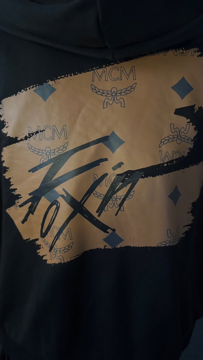 1024updates's tweet photo. [📷] Pink Sweat$ received 'MCM x ATEEZ with MINGI: FIX ON' goods

#ATEEZ #에이티즈 #MINGI https://t.co/OJNnr9Yahm