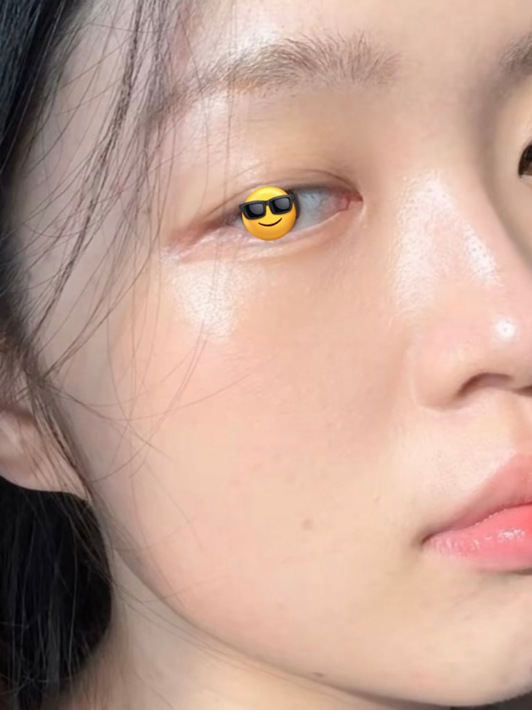 celestwealth's tweet photo. REAL BANGUN DALAM KEADAAN GLOWING ‼️

not being dramatic, but this pink serum is a total game changer for my skin 😭🫵🏻 https://t.co/vkNnQhXhla