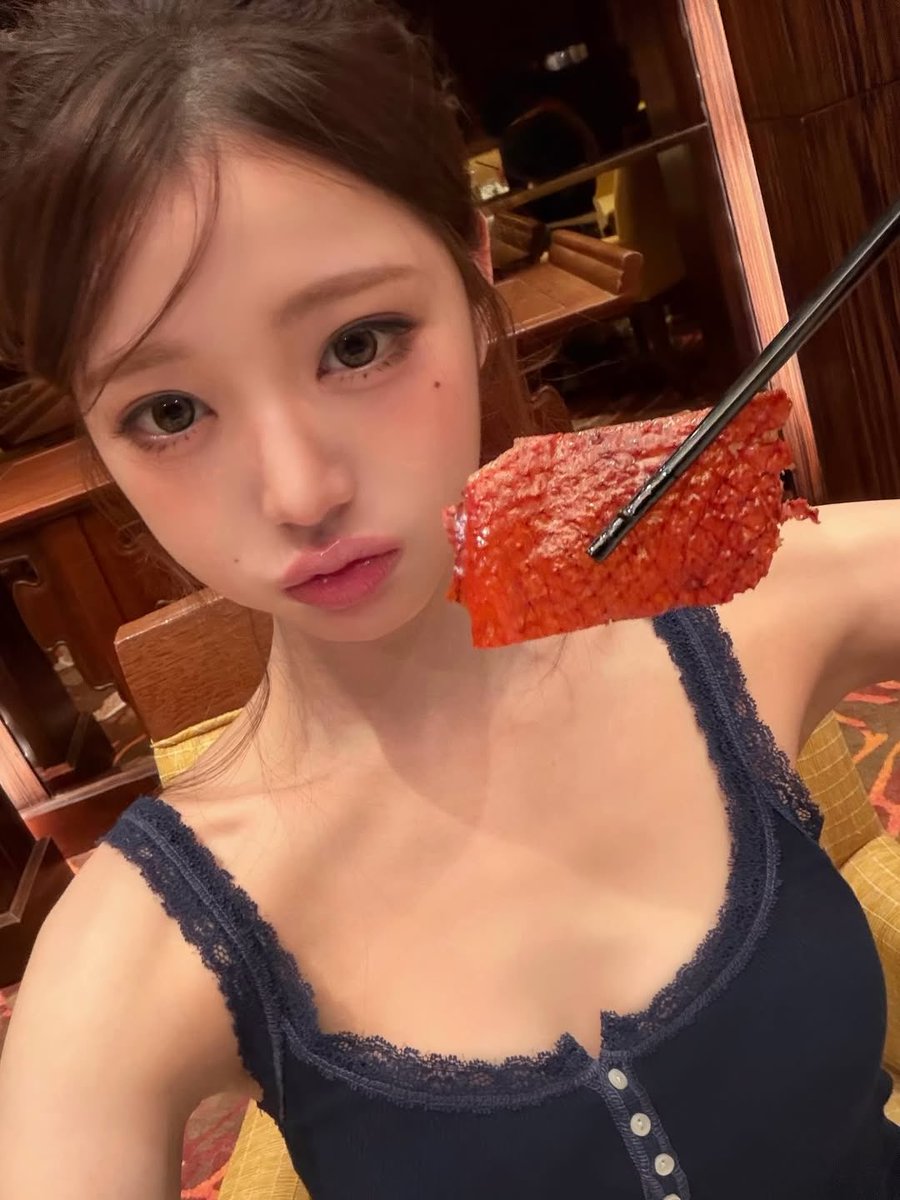 wonyaura's tweet photo. “my beijing duck” yes wonyoung, yours 😭😭 https://t.co/jrcpkuk7D6