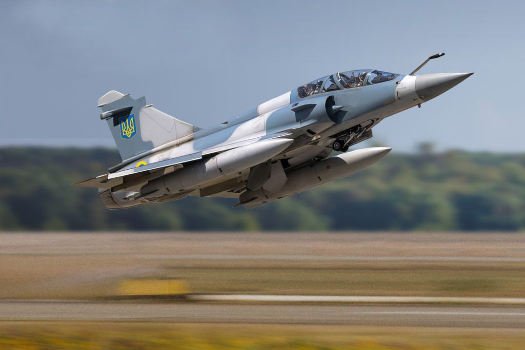 RFA_digital's tweet photo. Um Mirage 2000 da Força Aérea Ucraniana (UAF) foi recentemente filmado em voo rasante na linha de frente, sugerindo seu emprego em missões de ataque ar-solo. https://t.co/ekL65h3CPR https://t.co/0lCdgvJzWp