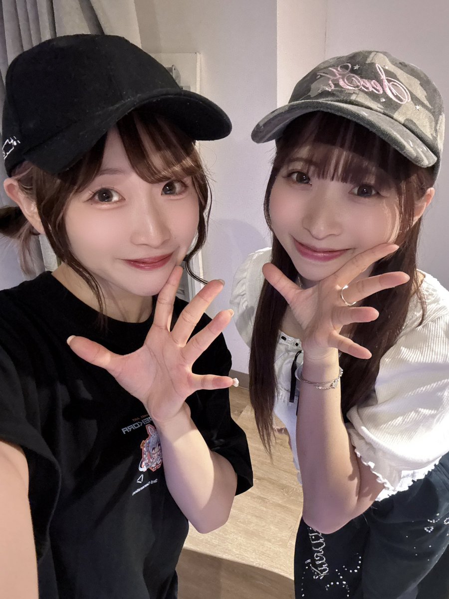 yurimaru_japan's tweet photo. #ソロ丸っと集まれ！２で初披露します‼️
新曲『ベテラン新人ソロアイドル』
作詞作曲は佐々木喫茶さん✨

振付は、初めてで念願の🫶🏻
わたちゃん( @wata0w0 )が担当して下さいました🥰🤍
嬉し丸すぎる❣️めちゃキャッチーでかわいい！そして激しい振付🤣✨
みんなお楽しみに‼️

#ゆり丸 #Yurimaru https://t.co/sYKGHkuHab