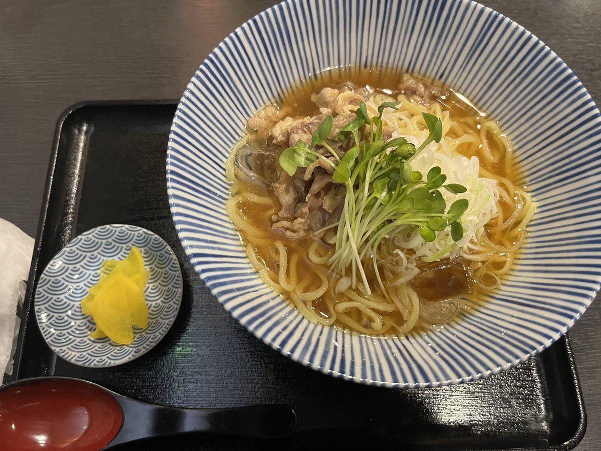 bowsmx's tweet photo. 冷やし肉中華とダイヤメハイボール
旨味爆発スープやばいわ https://t.co/o4EehoAoyj