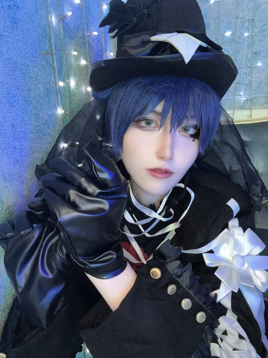 ruru_N9A's tweet photo. cos.twst   ⚠︎反転

♠️お誕生日おめでとう ~！！🎂🎶 https://t.co/x00llSle5s