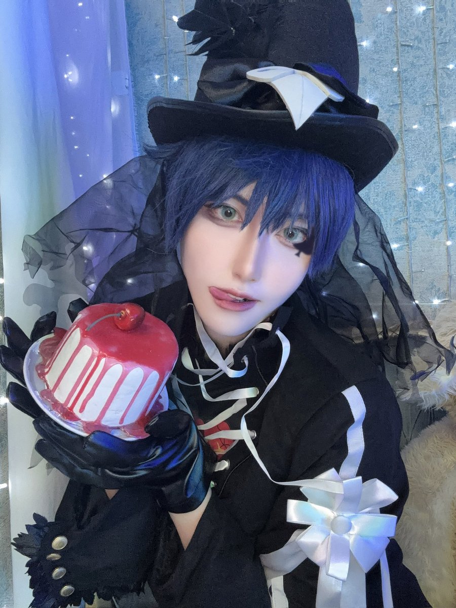 ruru_N9A's tweet photo. cos.twst   ⚠︎反転

♠️お誕生日おめでとう ~！！🎂🎶 https://t.co/x00llSle5s