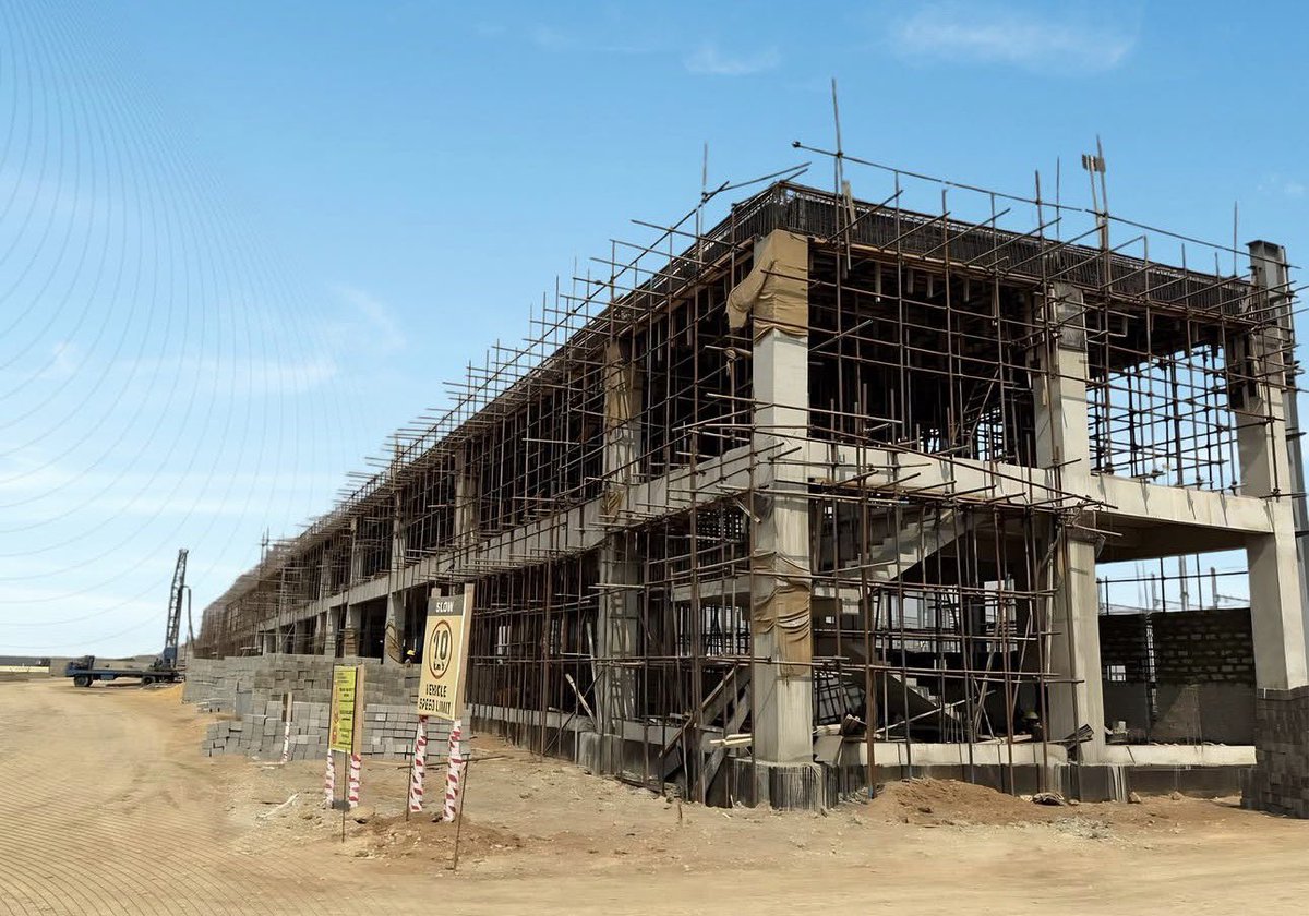 developingpak's tweet photo. Some glimpses of under construction state of the art BYD plant in Gharo Sindh Pakistan 🇵🇰
#BYD #Pakistan #Gharo #Sindh 🇵🇰 https://t.co/OBuSLEOmO1