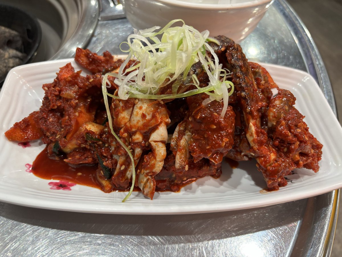 ra_men_morimori's tweet photo. 韓国焼肉 丸い月総本店　船橋

㊗️焼肉百名店2026受賞
➡️コスパ最高の韓国系焼肉✨

提供される料理の量に驚愕🤣🤣🤣
３人以上推奨します‼️
食べきれなくても、持ち帰り用に包んでくれますし、、、なんとお土産まで貰えます♪
コッチョリ（浅漬けキムチ）美味好き😋✨ https://t.co/01K7cxzSDX