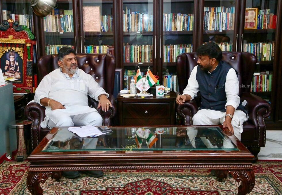 Jettikk's tweet photo. Heartiest congratulations to Shri *D. K. Shivakumar* on taking oath as the Chief Minister of Karnataka.

Wishing him a successful tenure and the very best in leading the state towards greater progress, prosperity, social justice, and inclusive development. May his leadership fulfill the aspirations of the people and take Karnataka to new heights.

My sincere best wishes to Shri *D. K. Shivakumar* for a successful and impactful term as Chief Minister. 🇮🇳🙏

#DKShivakumar #KarnatakaCM #CongressParty

@DKShivakumar 
@INCIndia 
@INCKarnataka 
@CMofKarnataka