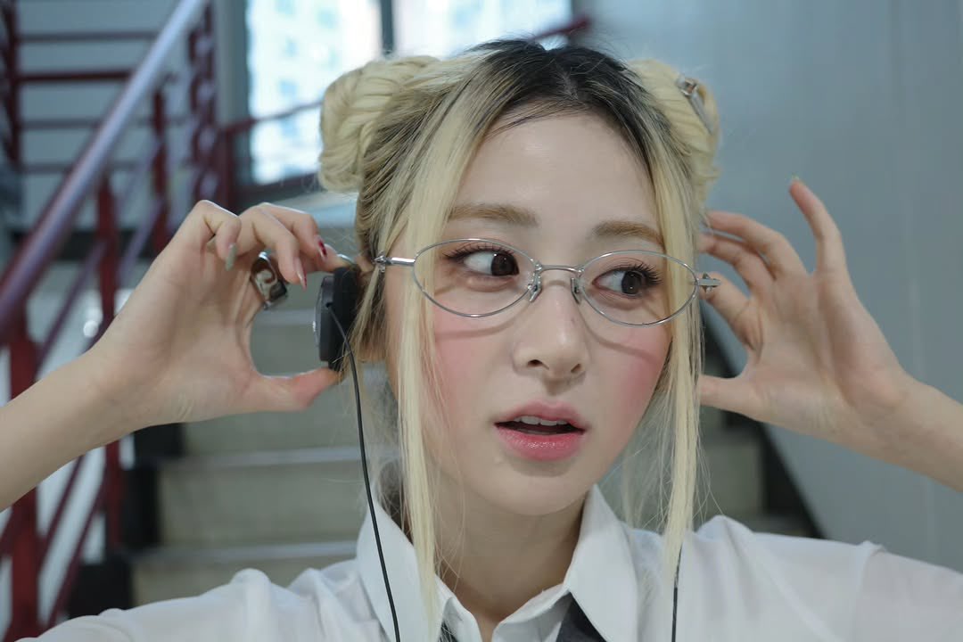 sserapics's tweet photo. SHE’S SO DIVA https://t.co/hpiBtvhRhW