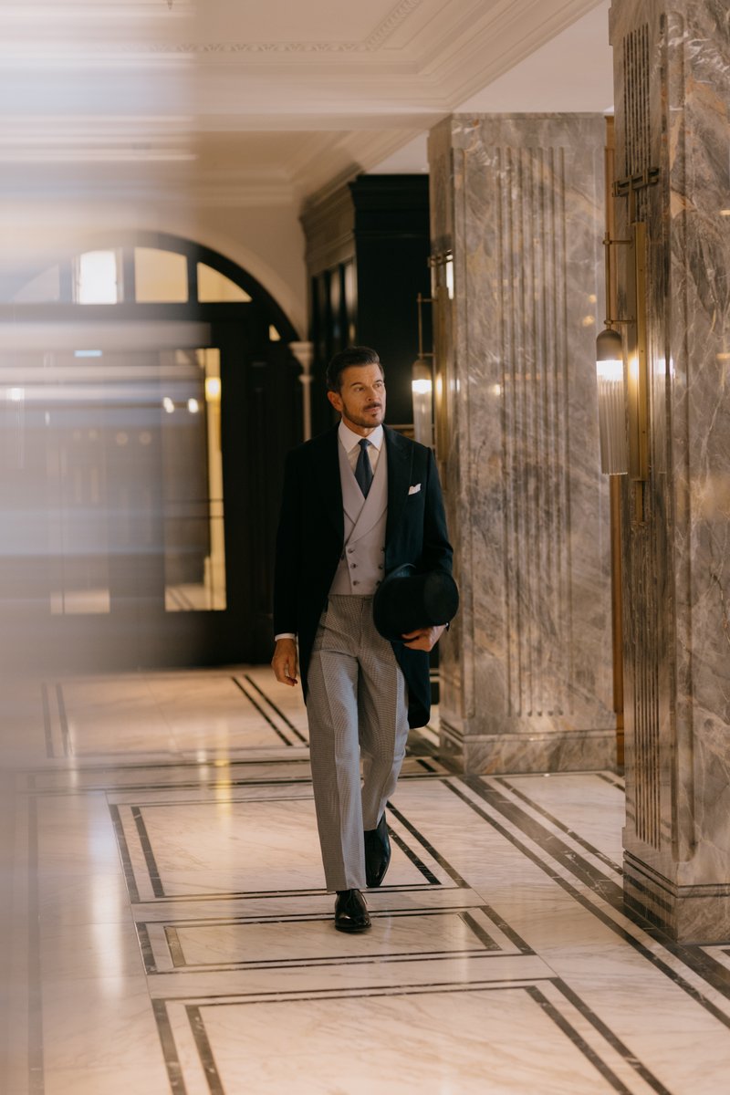 onsavilerow's tweet photo. Morning dress has been refined on Savile Row for generations.

@cadandthedandy carries that heritage forward with sharply cut morning suits.

Cad &amp; The Dandy, 7–8 Savile Row. https://t.co/TsjJPynnas