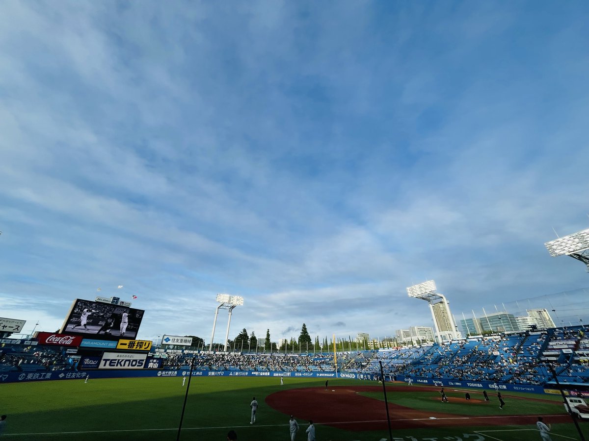 a_ko822's tweet photo. 初神宮⚾️やっっっと来れました！台風が過ぎてお天気も回復して、つばみ姫にも会えました！！！ https://t.co/kyMjFMQTtt