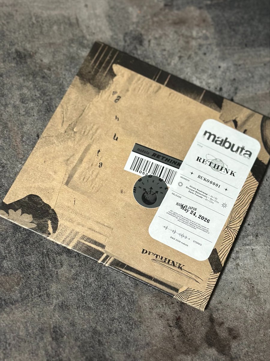stk__423's tweet photo. mabutaのCD届いた‼︎
まず、センスよすぎ。
手作業で組み上げてあるのもスゴイ。
mabutaってスバラシイね。 https://t.co/ATRhCjkvDk