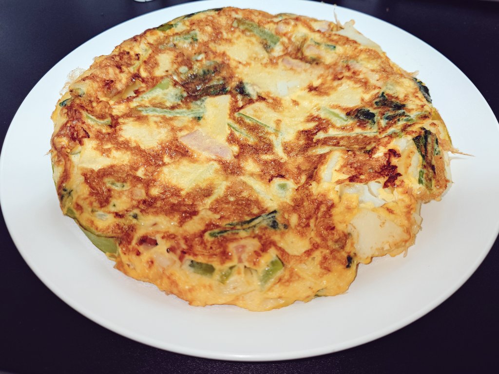 soare_ff14's tweet photo. 小松菜のキッシュを作った
明日もこれです https://t.co/vxy5UcbPkK