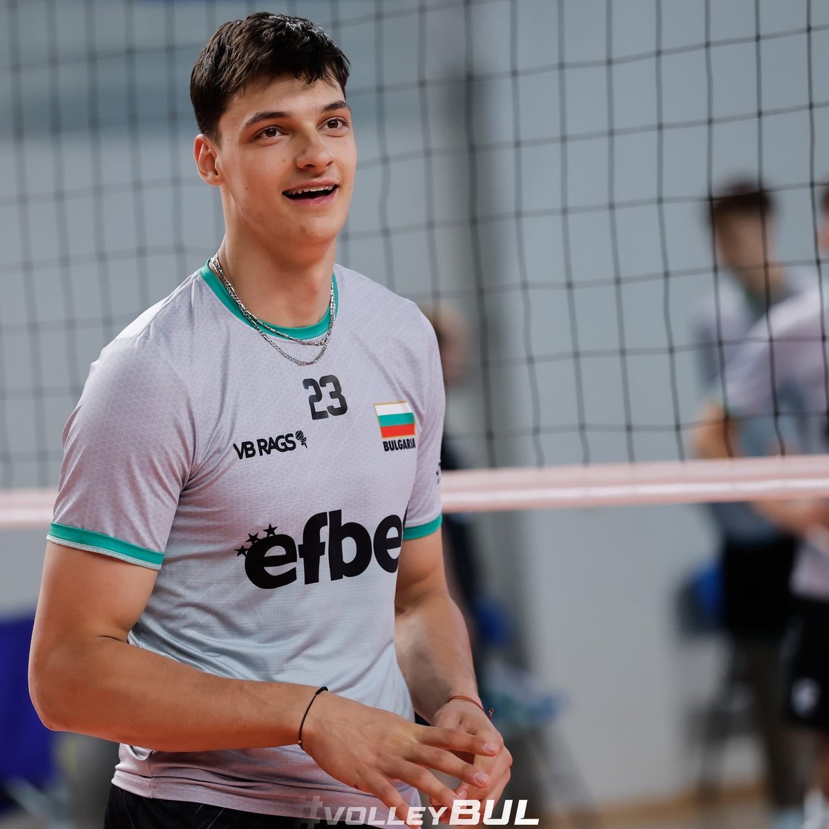 michielettostan's tweet photo. It’s so crazy that in 2024 I met Alex, and he was one of the most attentive players I’ve ever met. And now I’m going to meet the entire national team 💚😭 https://t.co/NuZUV3yOAt