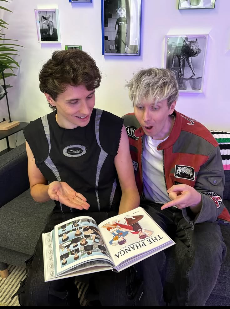 phphrog's tweet photo. the single entity that is dan and phil https://t.co/tcpgR9FuSE