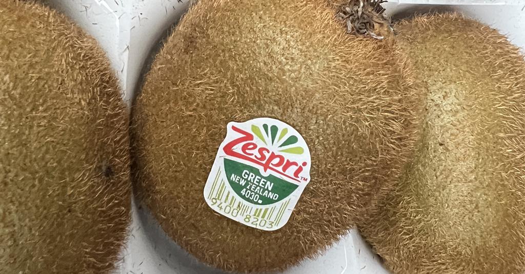 FPJlive's tweet photo. Tesco launches branded Zespri Green kiwifruit in UK first https://t.co/k9Qge0WSm8 https://t.co/v1Hv6KJGbd