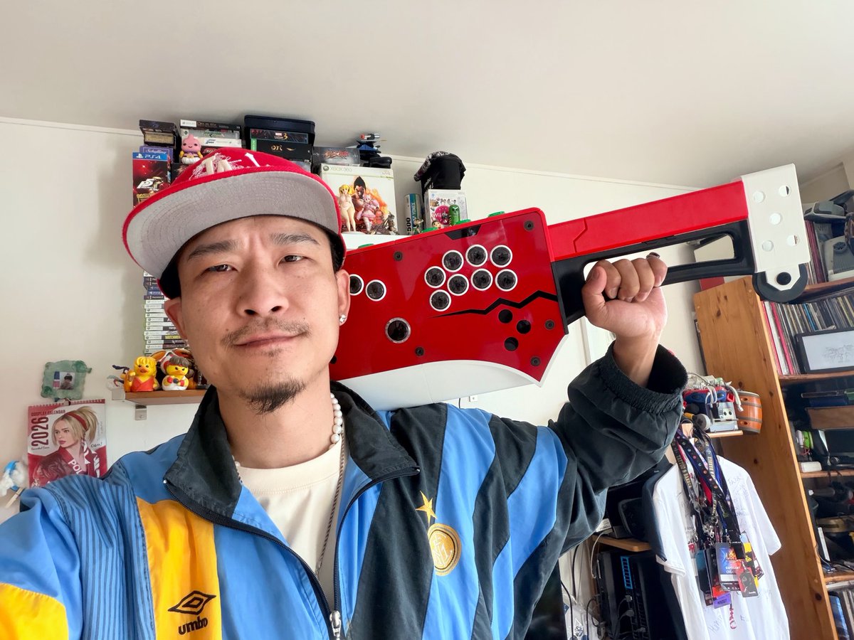 Sidnificus's tweet photo. Just received a Junkyard Dog from @breakfastgarage A brilliant new piece in my collection~~

Not only stylish, it is also a tournament quality hitbox, with GP2040 and Flashtap buttons @TonyShuai2021 

I’ll bring it to @HessenCrash this weekend. Come and try it out! https://t.co/2t6suFz0N6