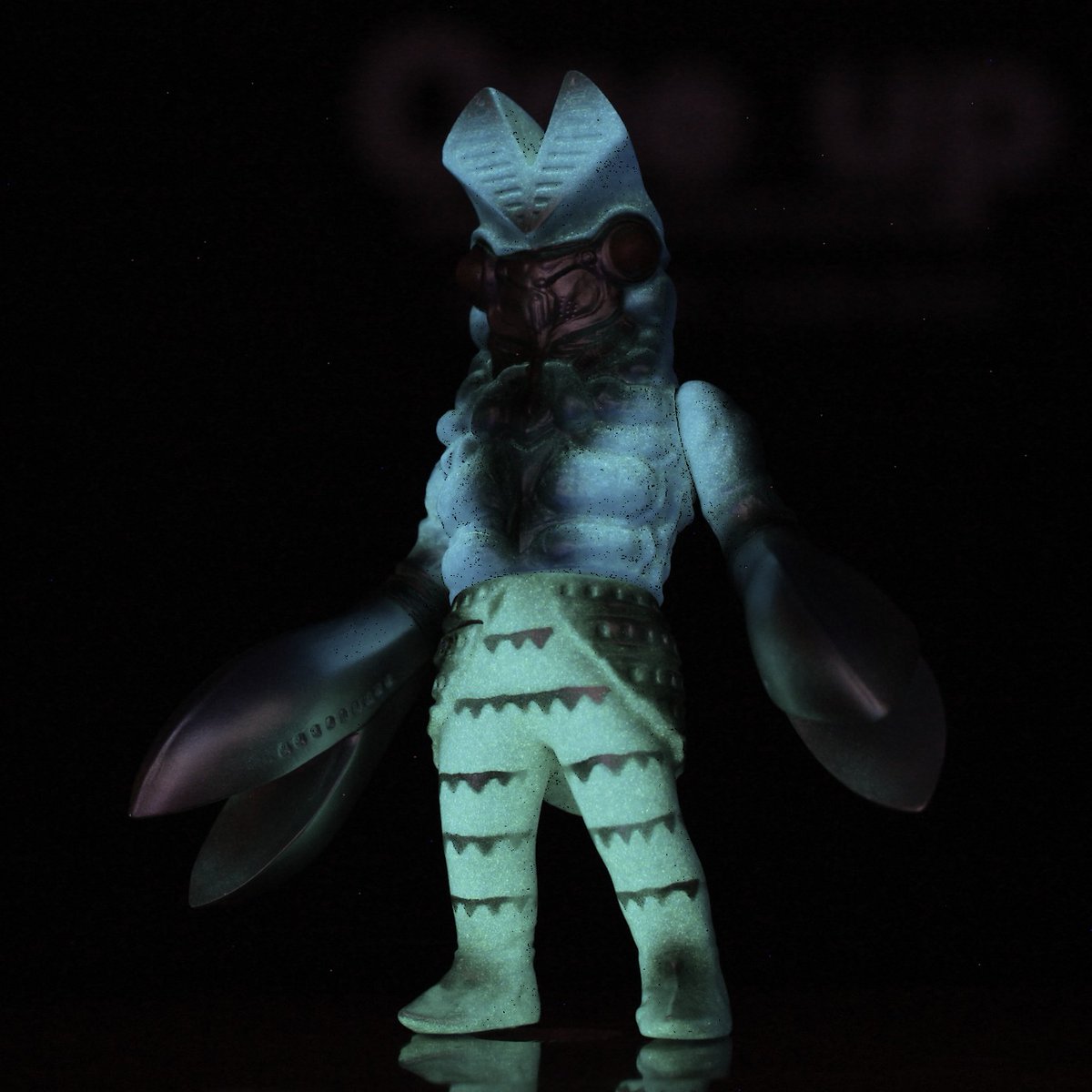 Oneuptoy's tweet photo. MAXTOY 
One up.限定色 4種入荷-2
バルタン星人
蓄光に見えないが蓄光なんです！
ガッツリ塗ってしまっているので
通常と比べると光が弱い。。。
明日6/4 12:00～
One up. 秋葉原店店頭販売開始
©円谷プロ
#MAXTOY
#バルタン星人
#oneuptoy https://t.co/itVfek1z7F