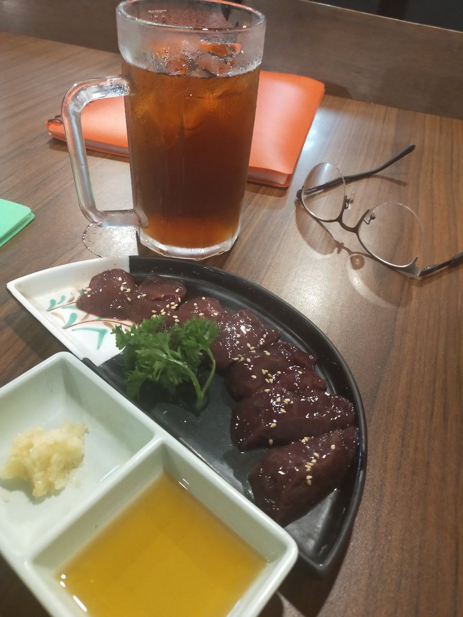 Uber_edogawa's tweet photo. 日本では食べられなくなってしまったレバ刺し。美味すぎます☺️ https://t.co/JtuUEVIc4e