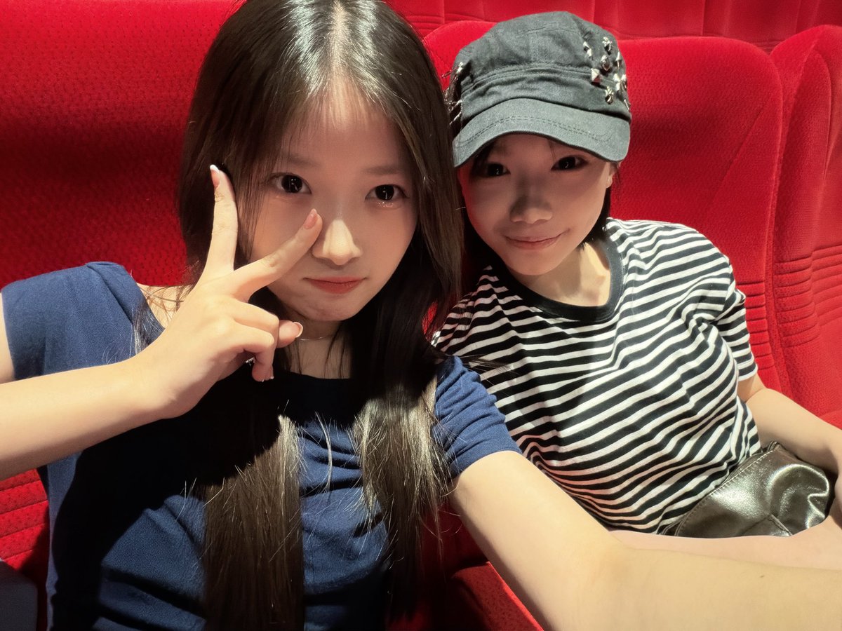 RFritzy_JKT48's tweet photo. #Rabulana 🌙😛 https://t.co/2W9BbFrox6