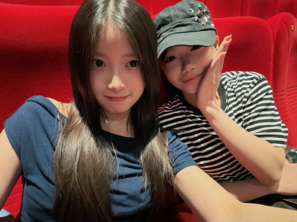 RFritzy_JKT48's tweet photo. #Rabulana 🌙😛 https://t.co/2W9BbFrox6