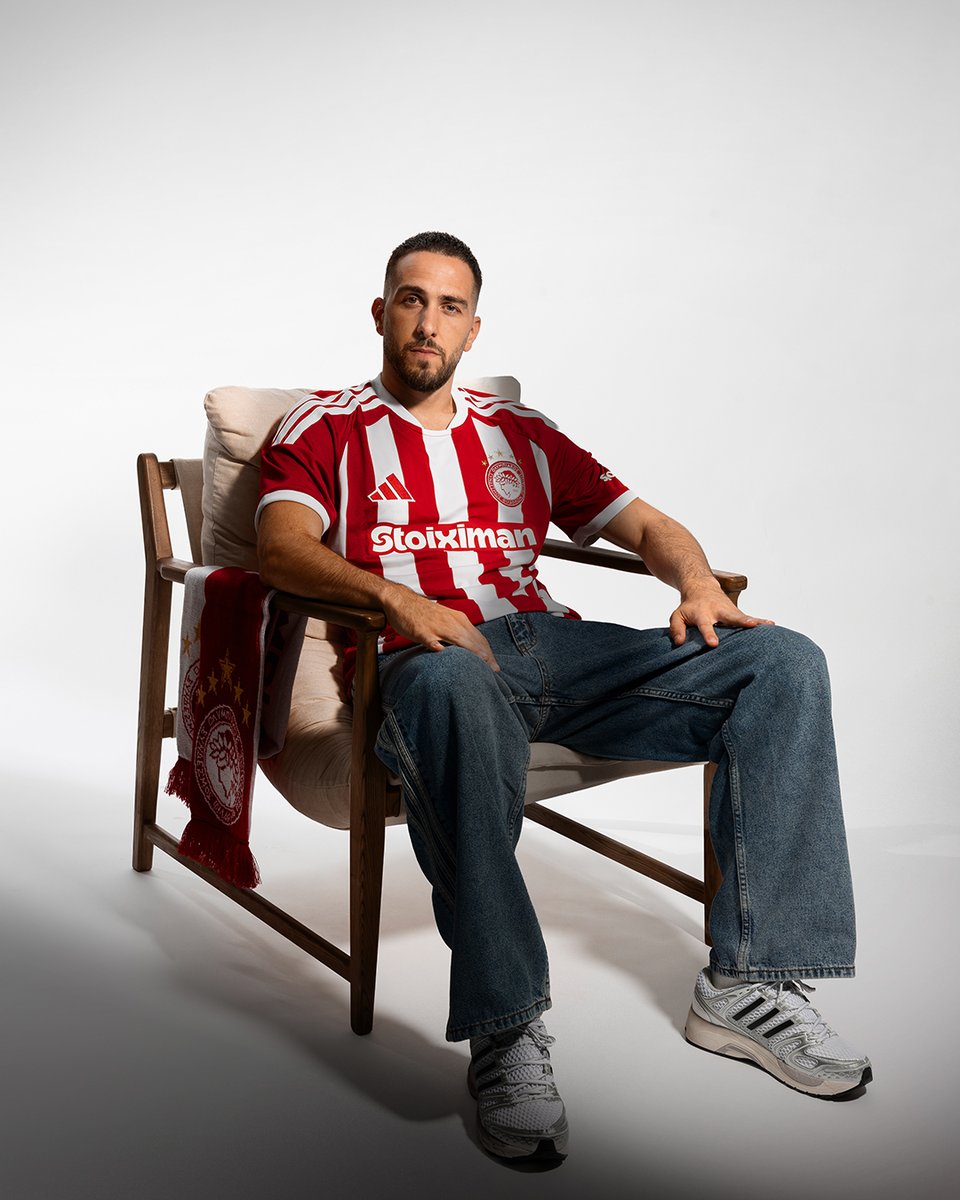 olympiacosfc's tweet photo. Introducing the Home Jersey of Olympiacos for the 2026/27 season.
We Keep On Dreaming.

#OlympiacosFC #adidasgr #adidasfootball @adidasfootball https://t.co/jF2moFFhU6