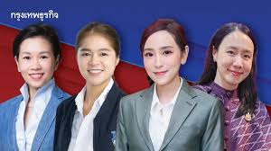Jirat_MP's tweet photo. โฆษกรัฐบาล 4 คน
โฆษกกองทัพ 62 คน
.
รบกวนใครก็ได้ใน 62 คน ช่วยออกมาทำหน้าที่โฆษกชี้แจงเหตุผลหน่อยครับว่า
- ทำไมกองทัพไทยถึงเป็นองค์กรที่มีโฆษกมากที่สุดในโลก?
- ในขณะที่โฆษกรัฐบาลทำหน้าที่ชี้แจงผลการประชุมครม.ทุกสัปดาห์ ยังมีโฆษกแค่ 4 คน แล้วโฆษกกองทัพที่มีอย่างน้อย 62 คน ทำหน้าที่อะไร?
.
ปล.ดูจาก ad ที่เผยแพร่ออกมา กองทัพเรือไทยน่าจะอู้ฟู่ที่สุด อย่างกะโปสเตอร์ ส่วนกองทัพอากาศน่าจะมีเรื่องชี้แจงมากที่สุด เพราะมีโฆษกตั้ง 26 คน
@RTARF_PR #โฆษกกองทัพไทย