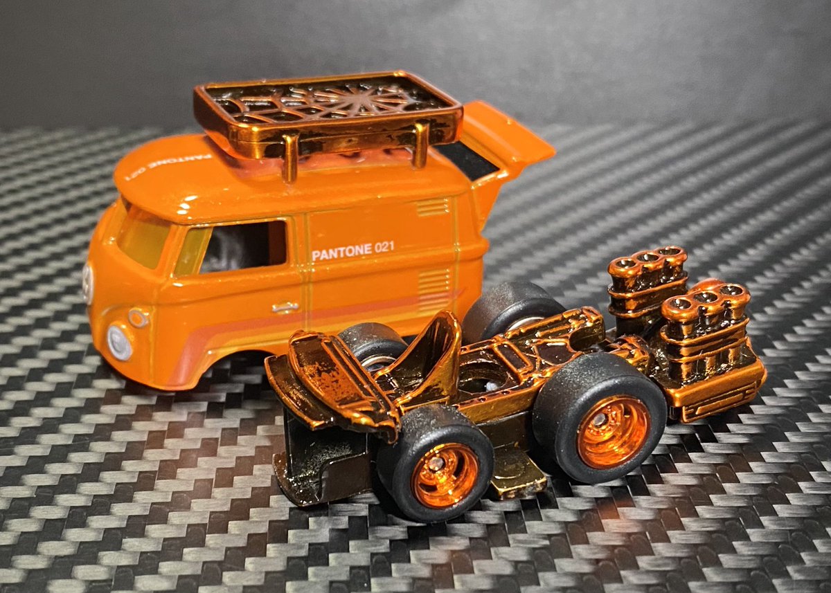 Hotwheels / Pantone Kool Kombi custom 