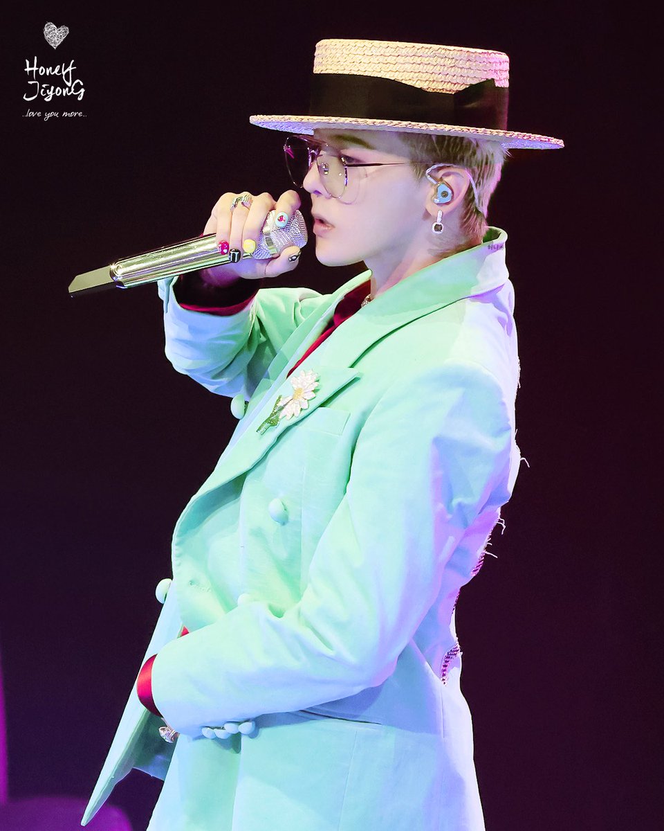 honeyjiyong's tweet photo. 250606  [Übermensch] IN MACAU

💚💚💚

#권지용 #KWONJIYONG 
#GDRAGON  #지드래곤 
#허니지용 https://t.co/djXkQVdppu