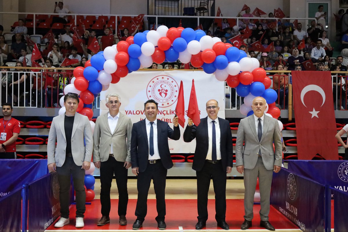 GSB_Yalova's tweet photo. 🎈 Yalova Çocuk Oyunları Şenliği Finalleri,büyük bir coşkuyla gerçekleştirildi.

Gençlik ve Spor İl Müdürlüğümüz ile İl Millî Eğitim Müdürlüğü koordinasyonunda düzenlenen,44 okuldan 440 öğrencinin katıldığı şenlik, çocuklarımızın enerjisi ve neşesiyle unutulmaz anlara sahne oldu. https://t.co/VzyG07dc3E