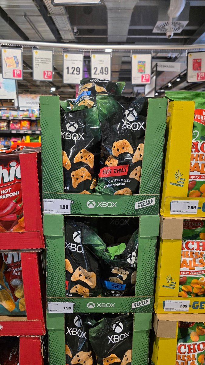 freetimeghosty's tweet photo. Wie cool ist das denn? 💚 XBox Controller Chips bei Edeka entdeckt. 🎮👀
#xbox #controller #gaming 

@XBOX_DACH https://t.co/5LaAcAvZgV