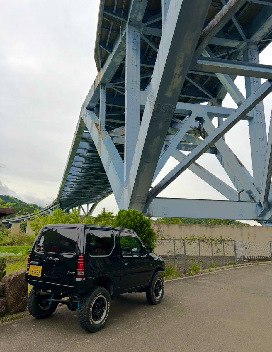 jimuraa_0924's tweet photo. ジムニー旅
由良川に架かる構造物は舞鶴由良川大橋 橋長330mの橋梁形式アーチ橋。
(国道175号  舞鶴市地頭) https://t.co/mx2FsRF95I