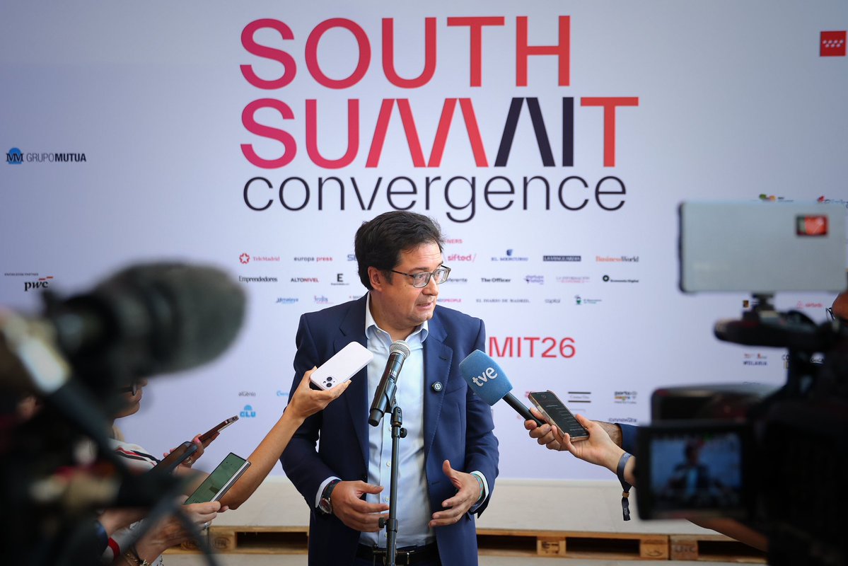 mintradigital's tweet photo. El ministro @oscarlopeztwit anuncia “un nuevo estímulo a la innovación” con la aprobación de 162 millones en ayudas para tecnologías duales.

Lo ha hecho durante #SouthSummit26, la cita de referencia para el ecosistema emprendedor que acoge Madrid

➕info: https://t.co/KwJqB2Q2gM https://t.co/2boBrkVgiH