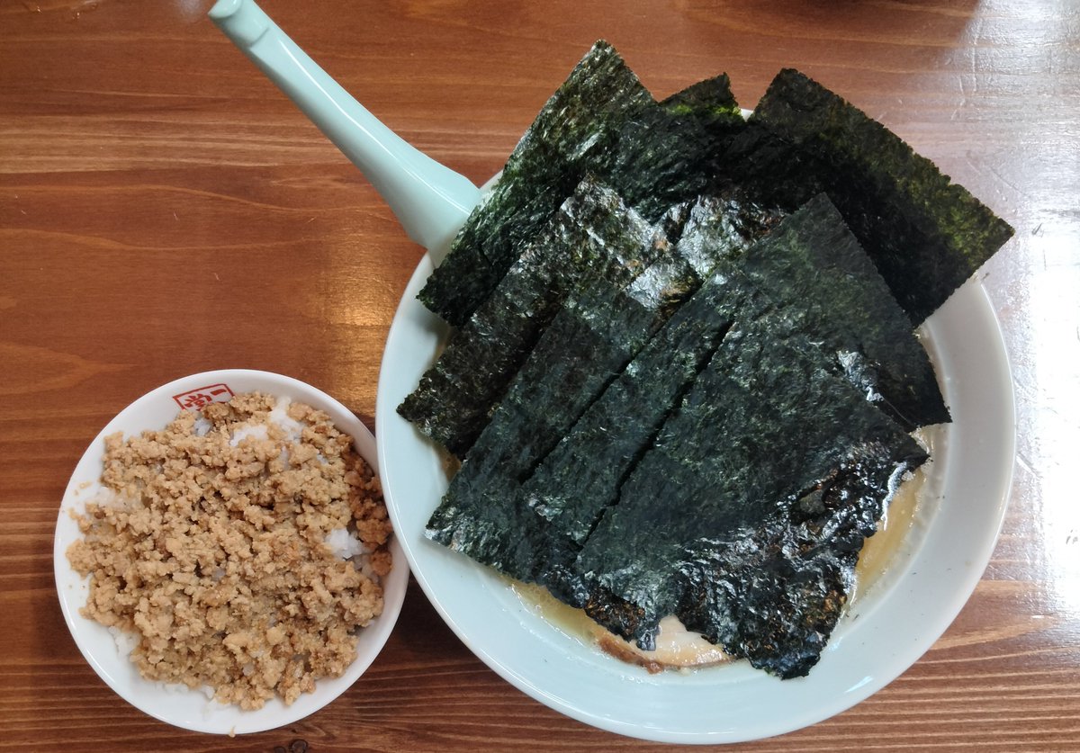 rude_system's tweet photo. 激務のあとのラーメンは翔ぶ https://t.co/FnF2m0ERDq