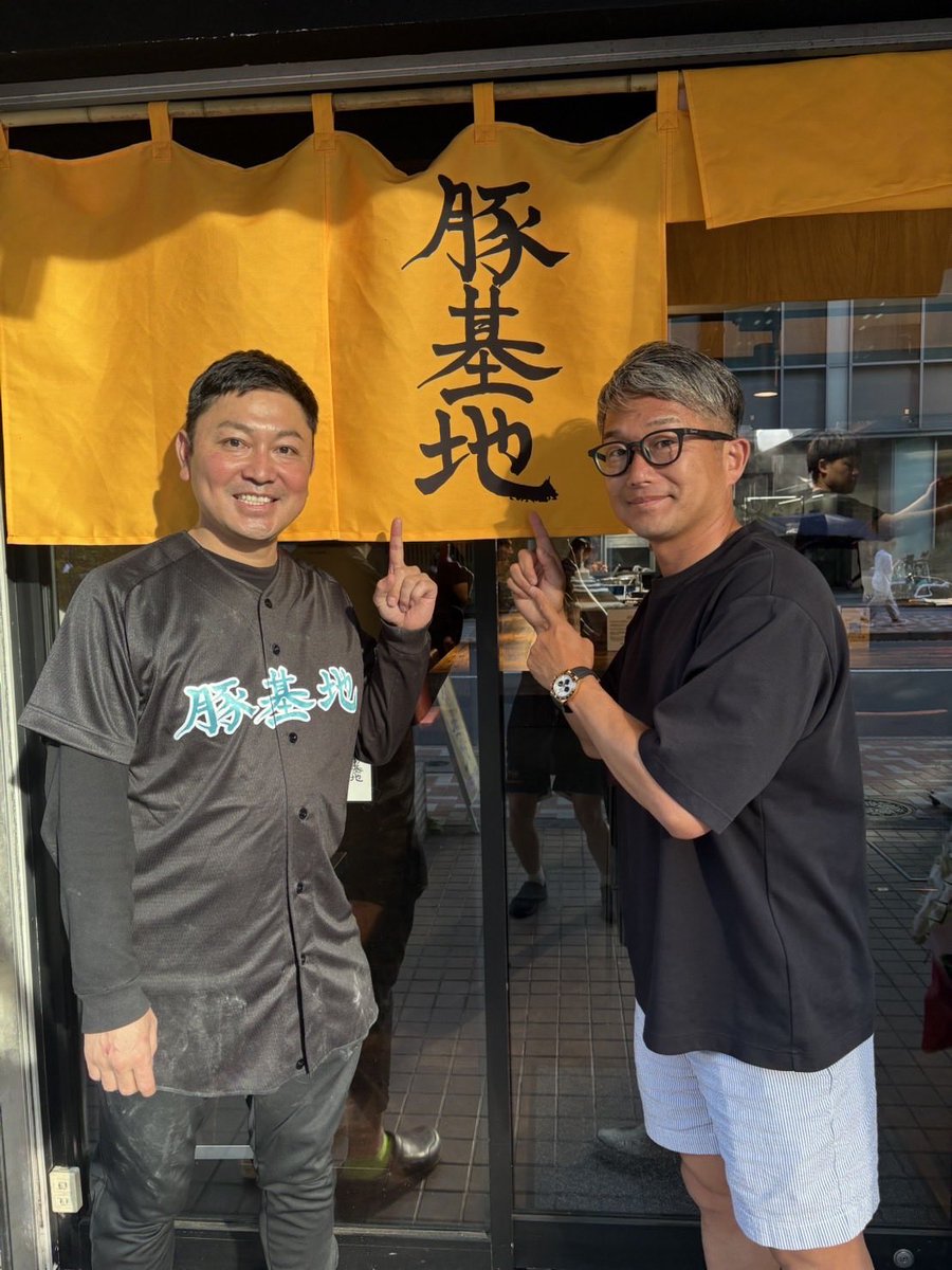 butabase's tweet photo. 先日のプレオープンにて

『石川雅規』選手がいらっしゃいました！

ありがとうございました！

またのお越しをお待ちしております！

#豚基地
#東京ヤクルトスワローズ
#スワローズ
#SWALLOWS
#燕心全開
#石川雅規 https://t.co/I77prMxyKI