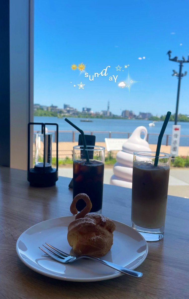 _light_apr13's tweet photo. 白鳥のシュークリーム🦢𓈒𓏸

 #日常垢 https://t.co/Sr1fagXOgE