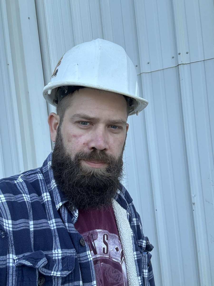 Kyleofftheclock's tweet photo. Hump day blues #work https://t.co/5raLjd1ApJ