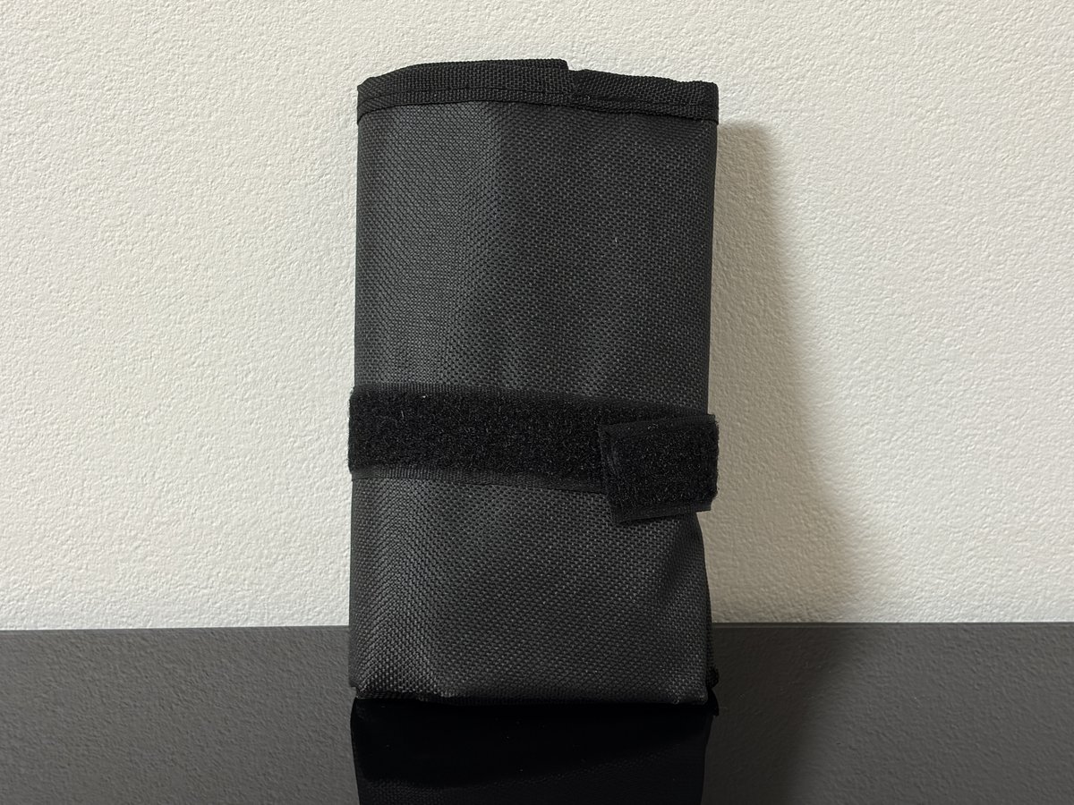 Graphite_One's tweet photo. 比較的車載工具が充実しているテネレですが、万が一の時には心許ないので、キタコのバイク用携帯車載工具セットを購入

¥3,000弱でこの内容であれば十分ではないでしょうか

パニアケースステーに取り付けたGIVIのツールボックスの下段にもピッタリ収納できました👍 https://t.co/ul3YcnR3BY
